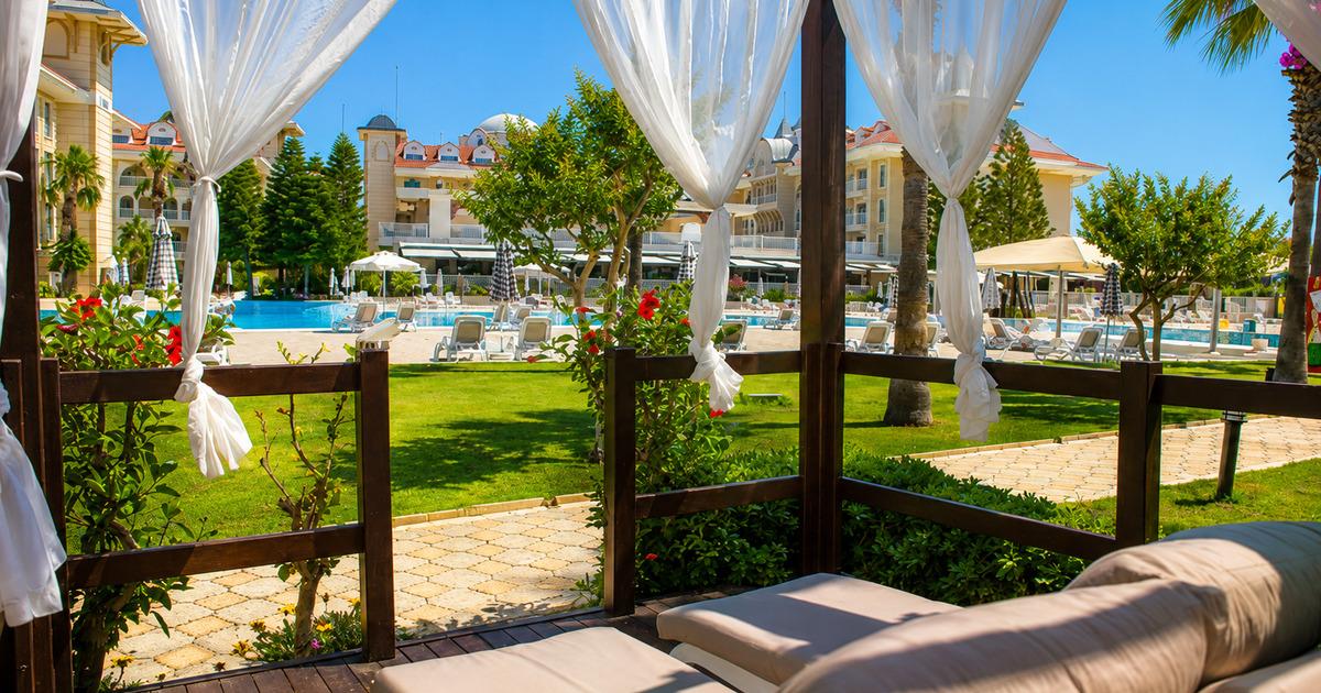 Twin room with two beds, balcony and hotel garden view, Side Antalya