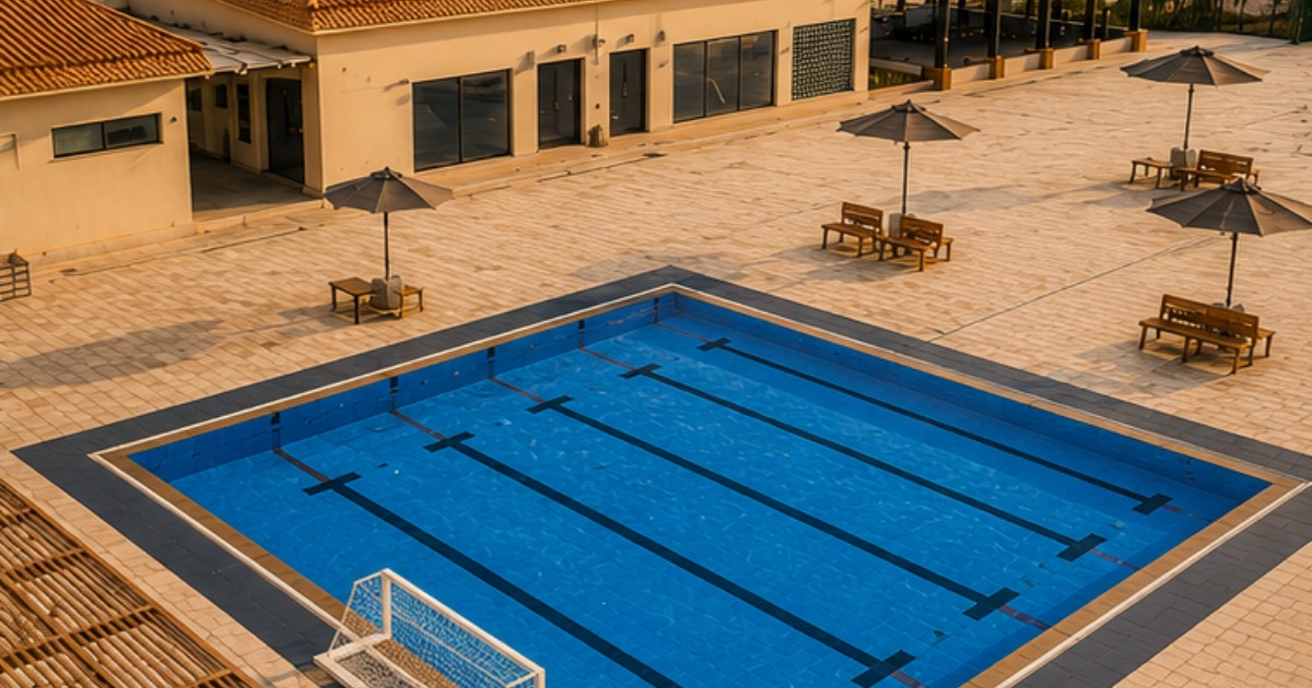 25m pool — training and junior groups at Soma Bay