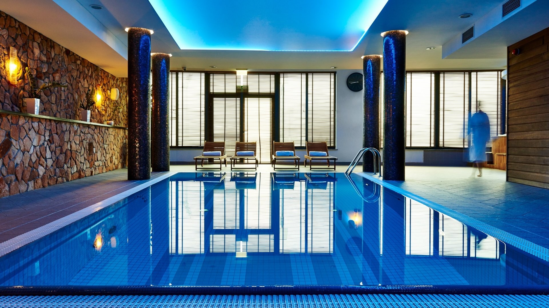 mistral_hotel_pool